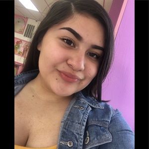 Meet your Posher, Mayra